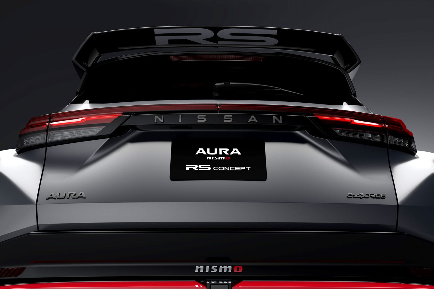 Wild Nissan Aura RS Concept sugere futuro NISMO