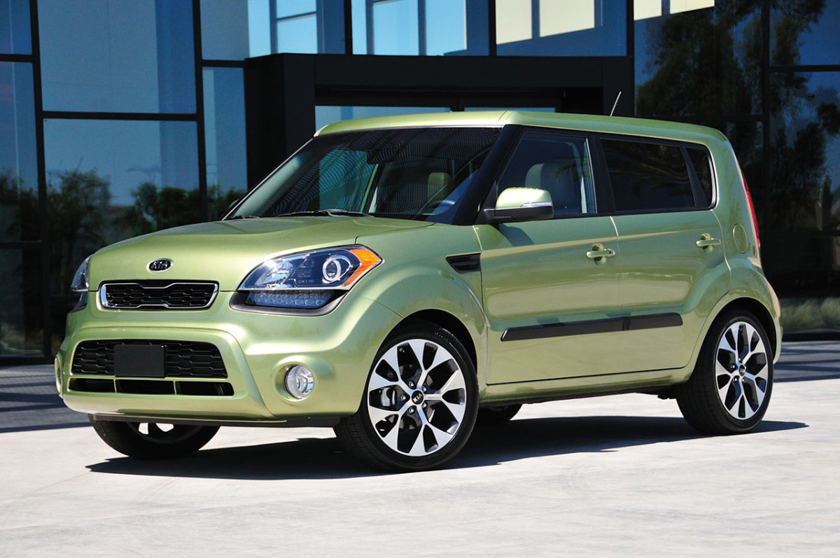 Kia enfrenta um processo depois que um técnico é ferido trabalhando em um Kia Soul