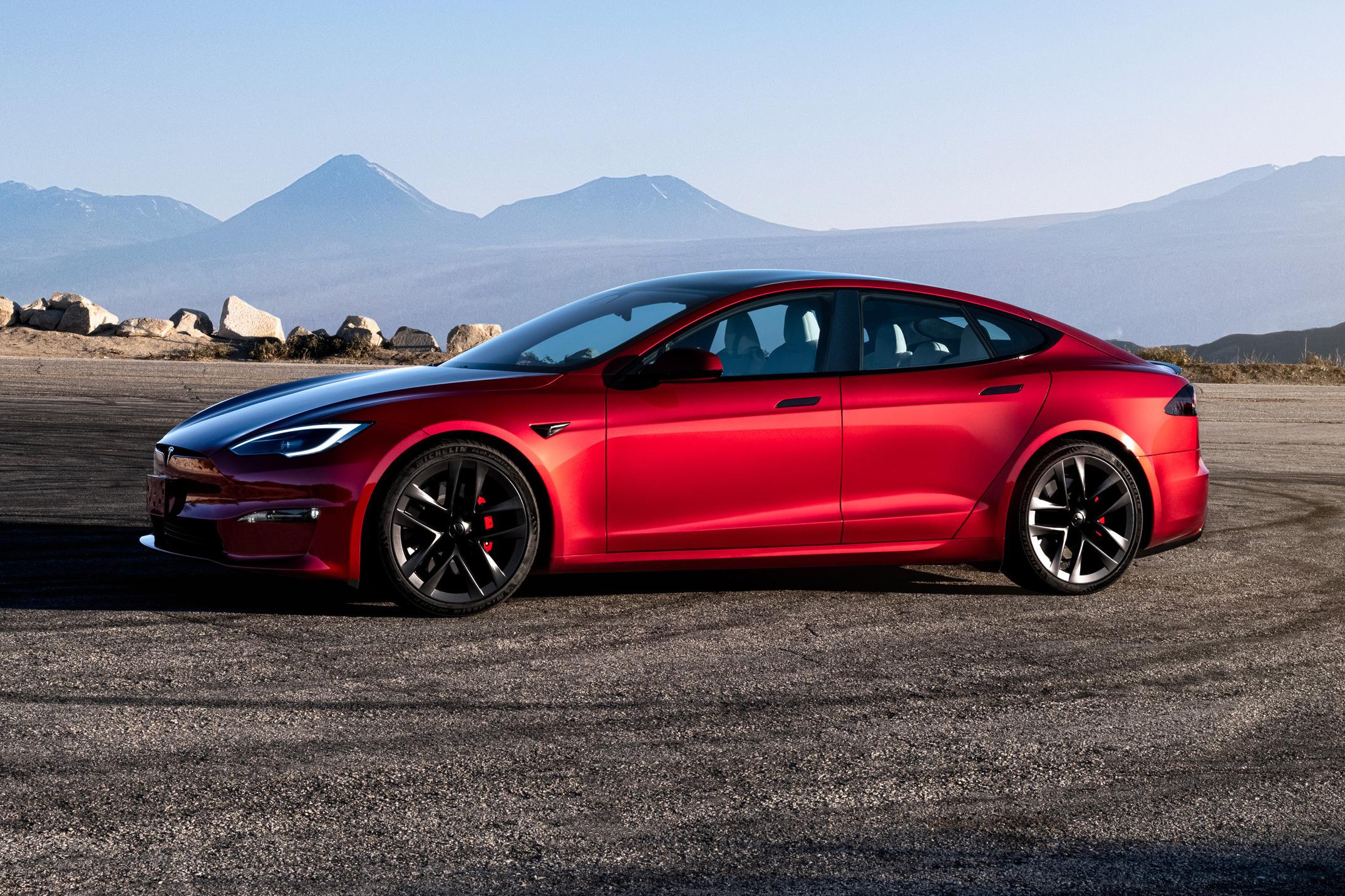 Tesla mata os modelos que o colocaram no mapa para dar espaço aos robôs