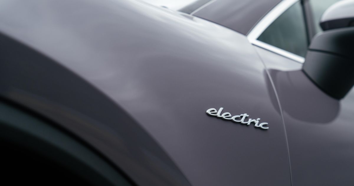 Porsche admite erro na estratégia exclusivamente elétrica – relatório