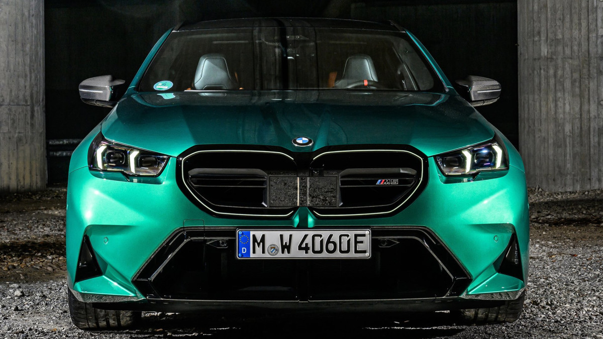 O amor da América pelos V8s está mantendo vivos os maiores motores da BMW