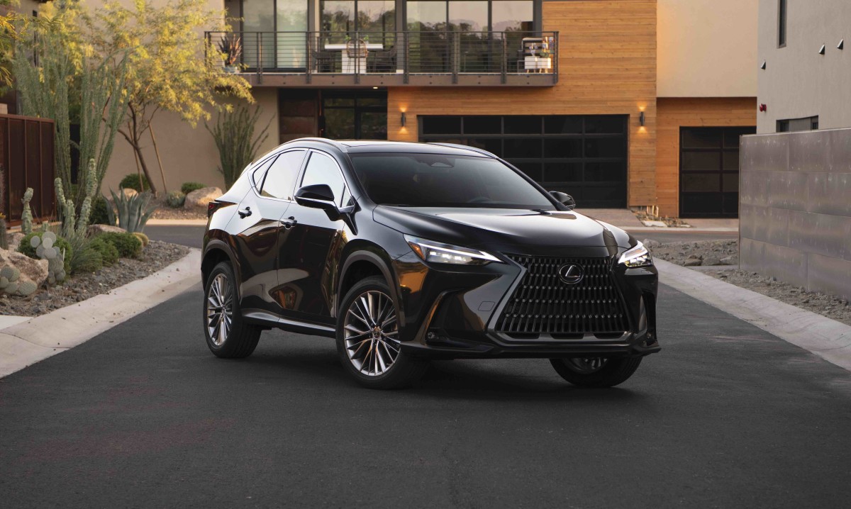 Lexus desafia as tendências do mercado de luxo com vendas globais recordes em 2025