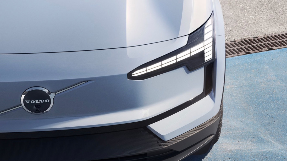 Volvo faz recall do EX30 por causa de baterias chinesas com defeito que podem pegar fogo