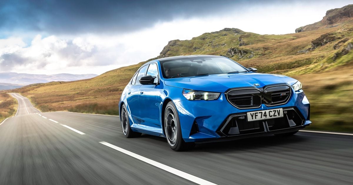 Corte de energia do BMW M5 V8 para atender aos novos regulamentos de emissões