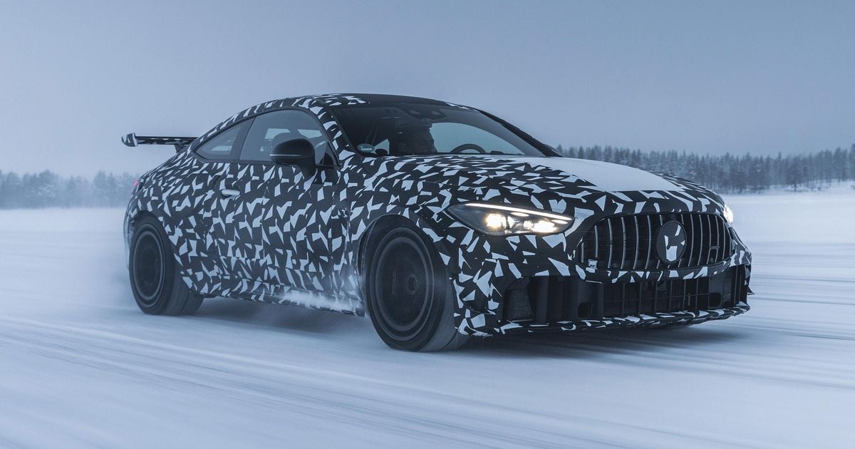 Mercedes-Benz Mythos apresenta prévias especiais do AMG CLE63 com motor V8