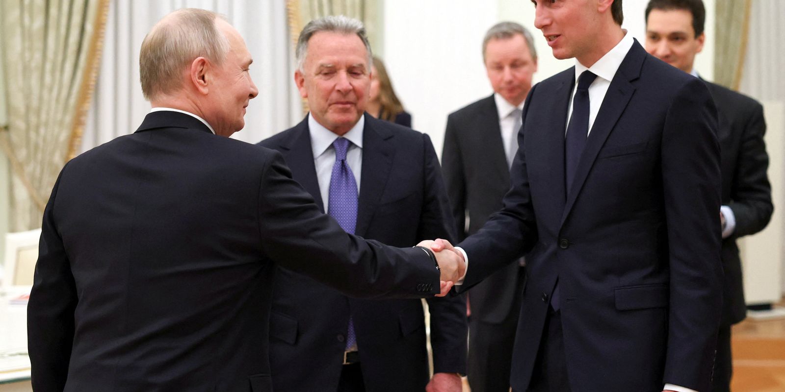 Ucrânia, Rússia e EUA vão juntos, pela 1ª vez, à mesa de negociações