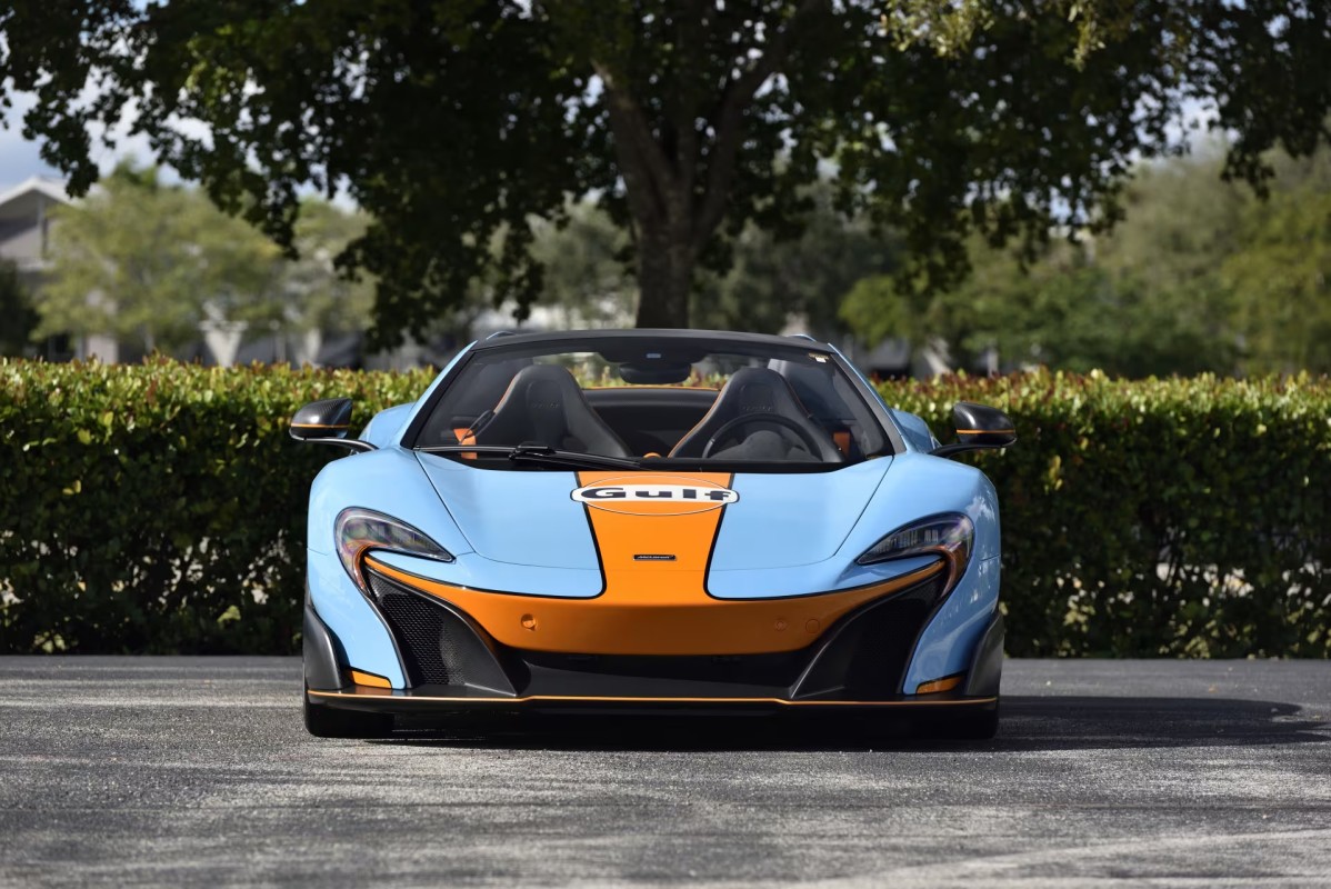 Agora pode ser o momento perfeito para comprar este raro McLaren 675LT Spider