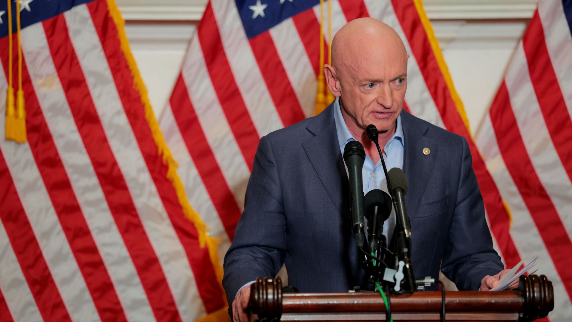 Administração Trump censura o ex-astronauta da NASA Mark Kelly por vídeo de ‘ordens ilegais’