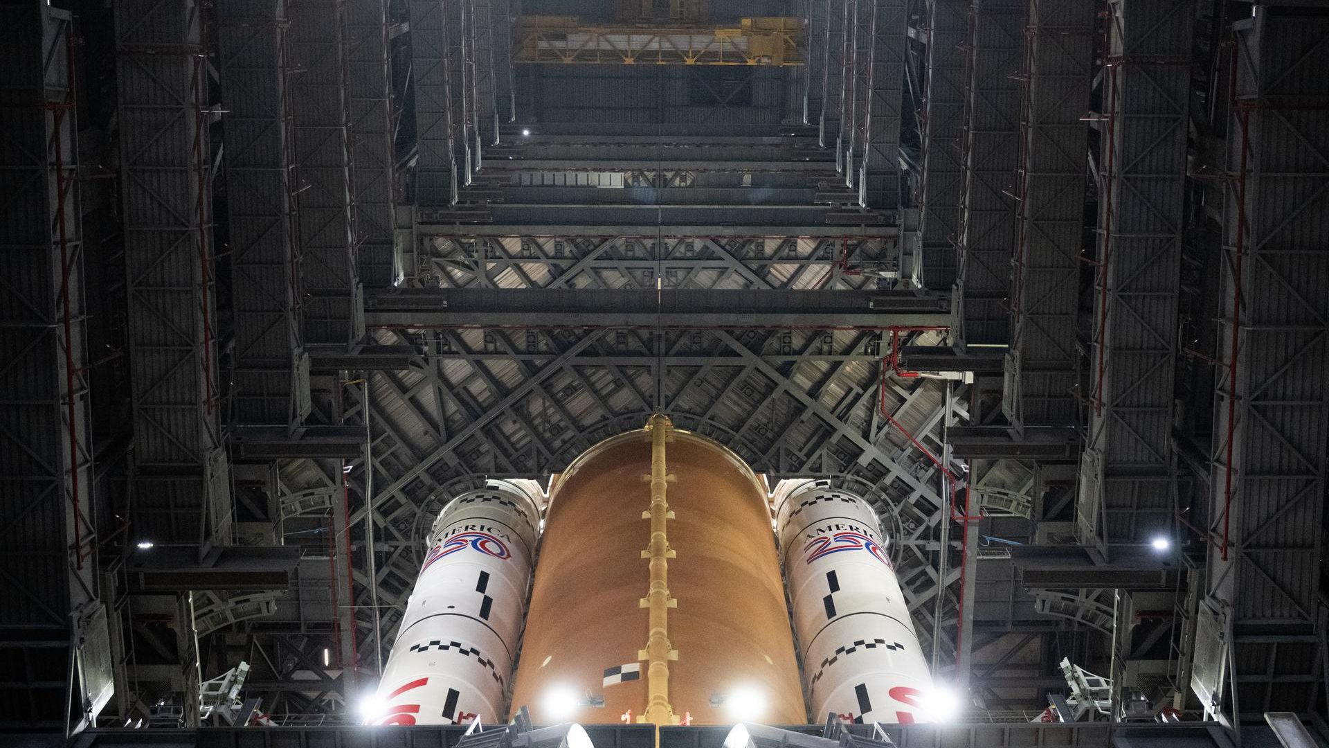 NASA lançará foguete para a missão lunar Artemis 2 em 17 de janeiro