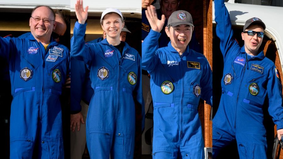 Astronautas da tripulação 11 chegam a Houston após a primeira evacuação médica da ISS