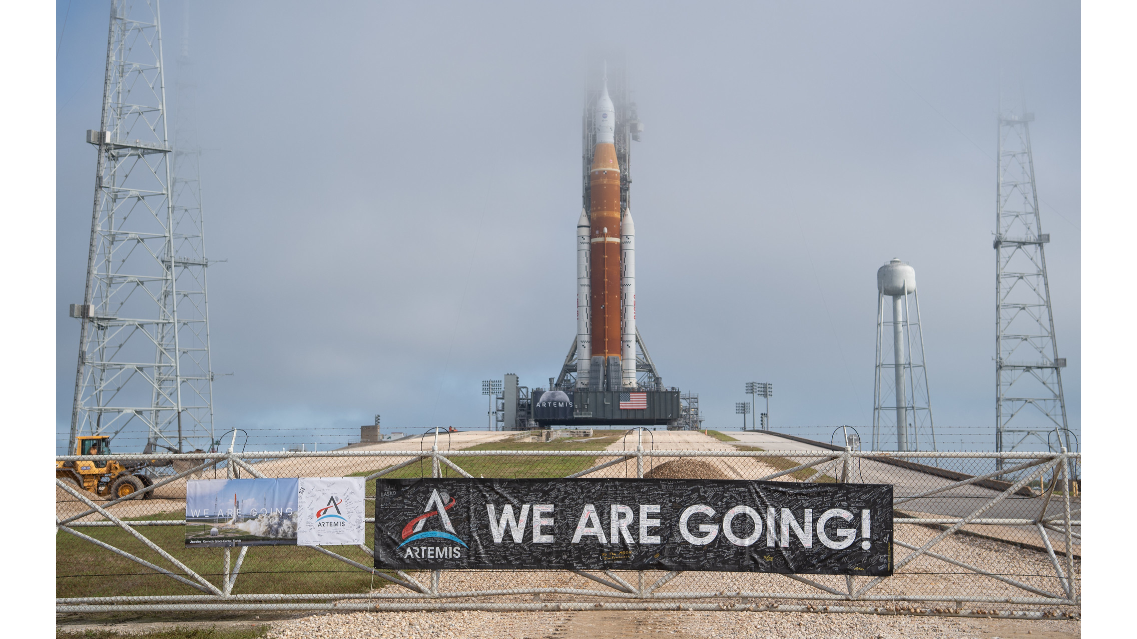 Veja a NASA lançar o enorme foguete lunar Artemis 2 para a plataforma de lançamento em 17 de janeiro