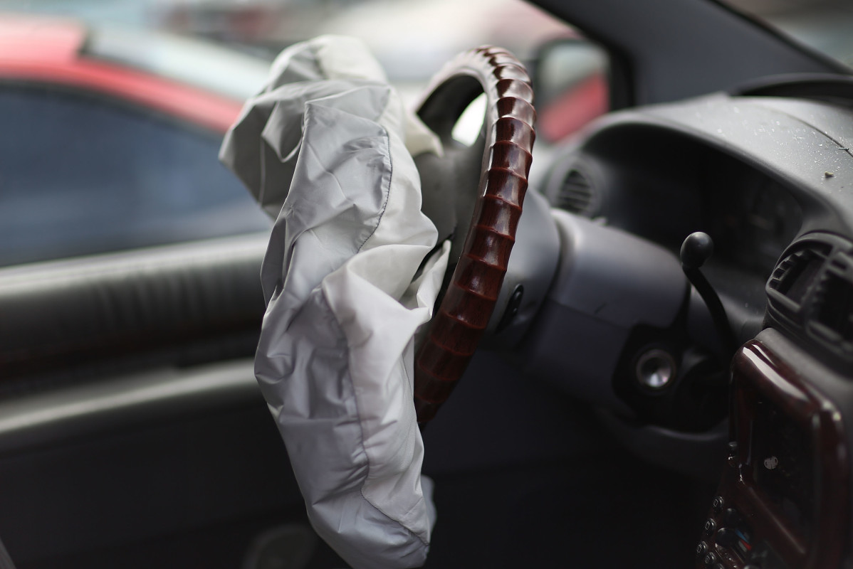 Por que alguns carros usados ​​com reparos anteriores podem ser mortais