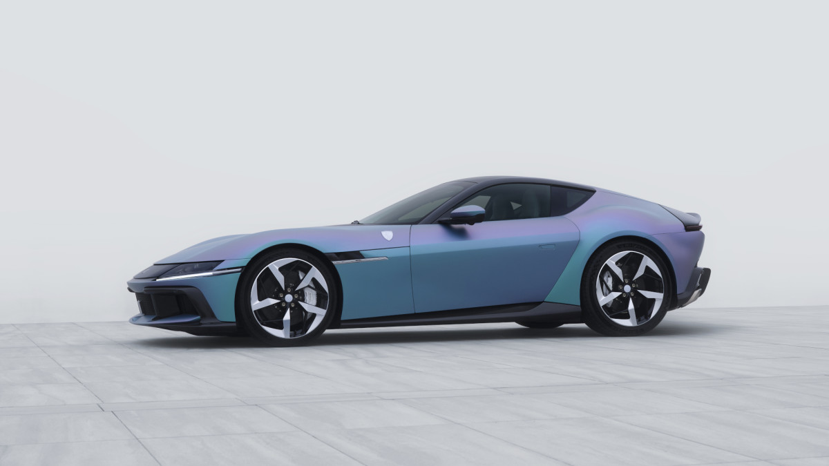 Ferrari está deixando os clientes enlouquecerem com seu supercarro V12