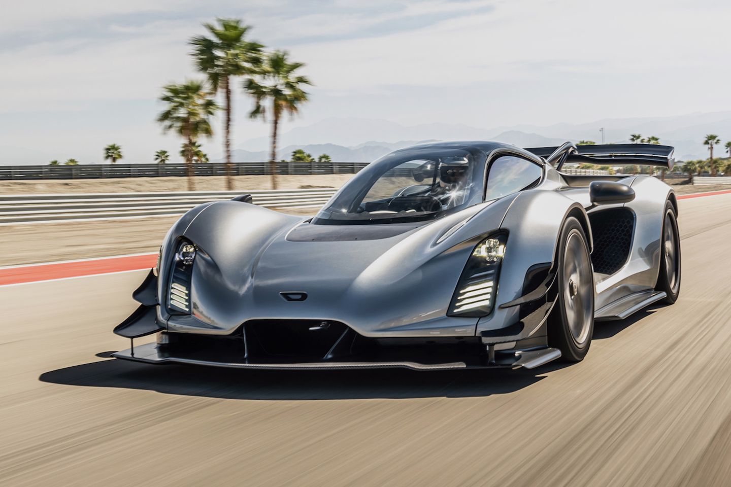 Czinger abre loja no Reino Unido, as oportunidades abundam