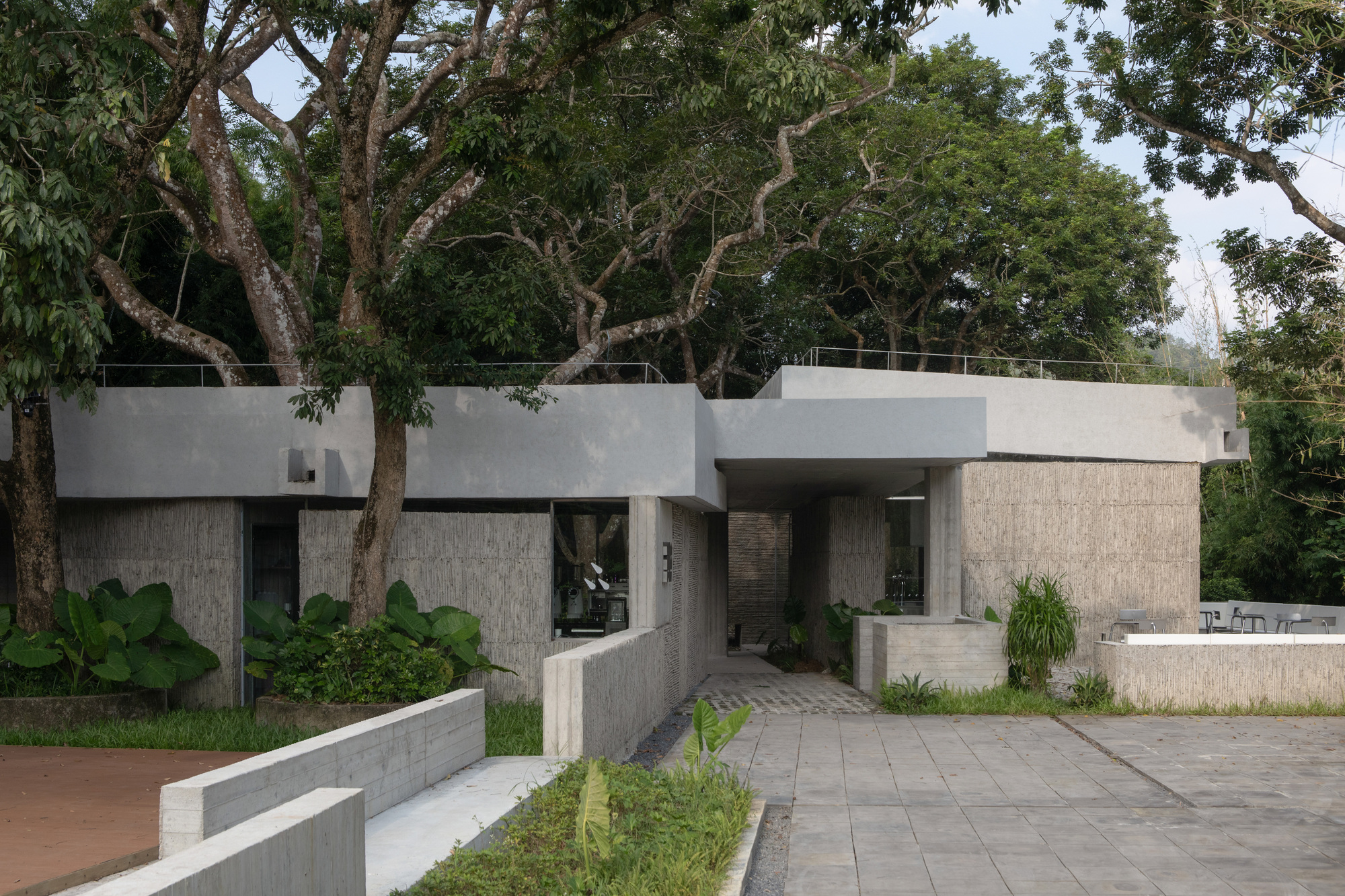 Pavilhão de Repouso do Meio-dia / CLAB Architects