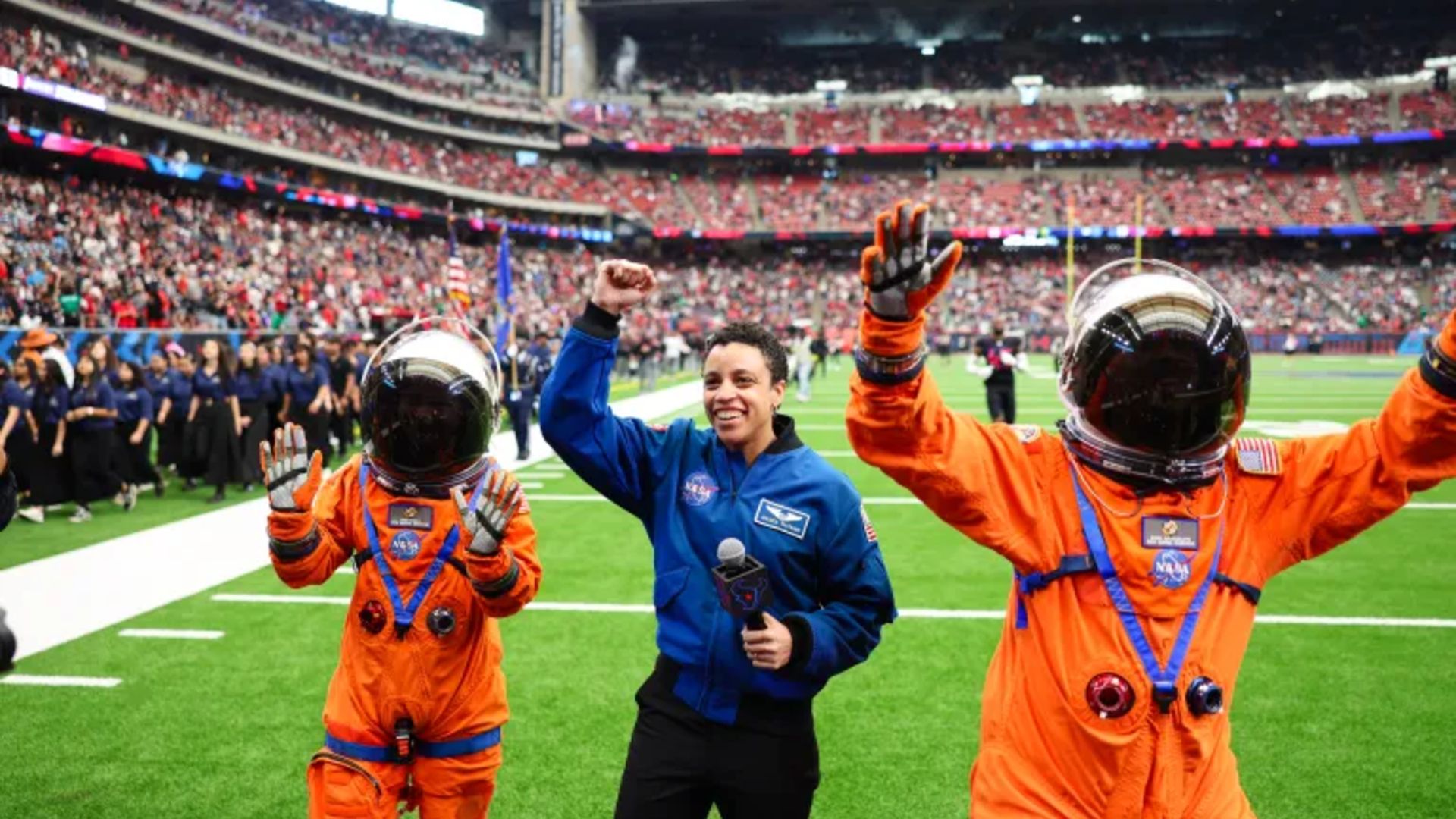 Houston Texans comemora a próxima foto da missão Artemis 2 do dia em 23 de janeiro de 2025