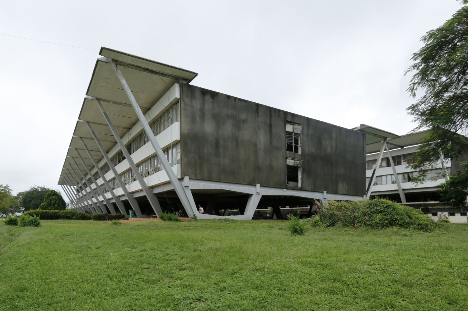 Arquitetura como Construção da Nação: Modernismo e Independência em África