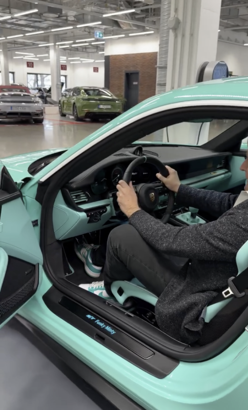 Um dos Porsche 911 ST Funky Minty mostra como o Sonderwunsch extremo pode ser