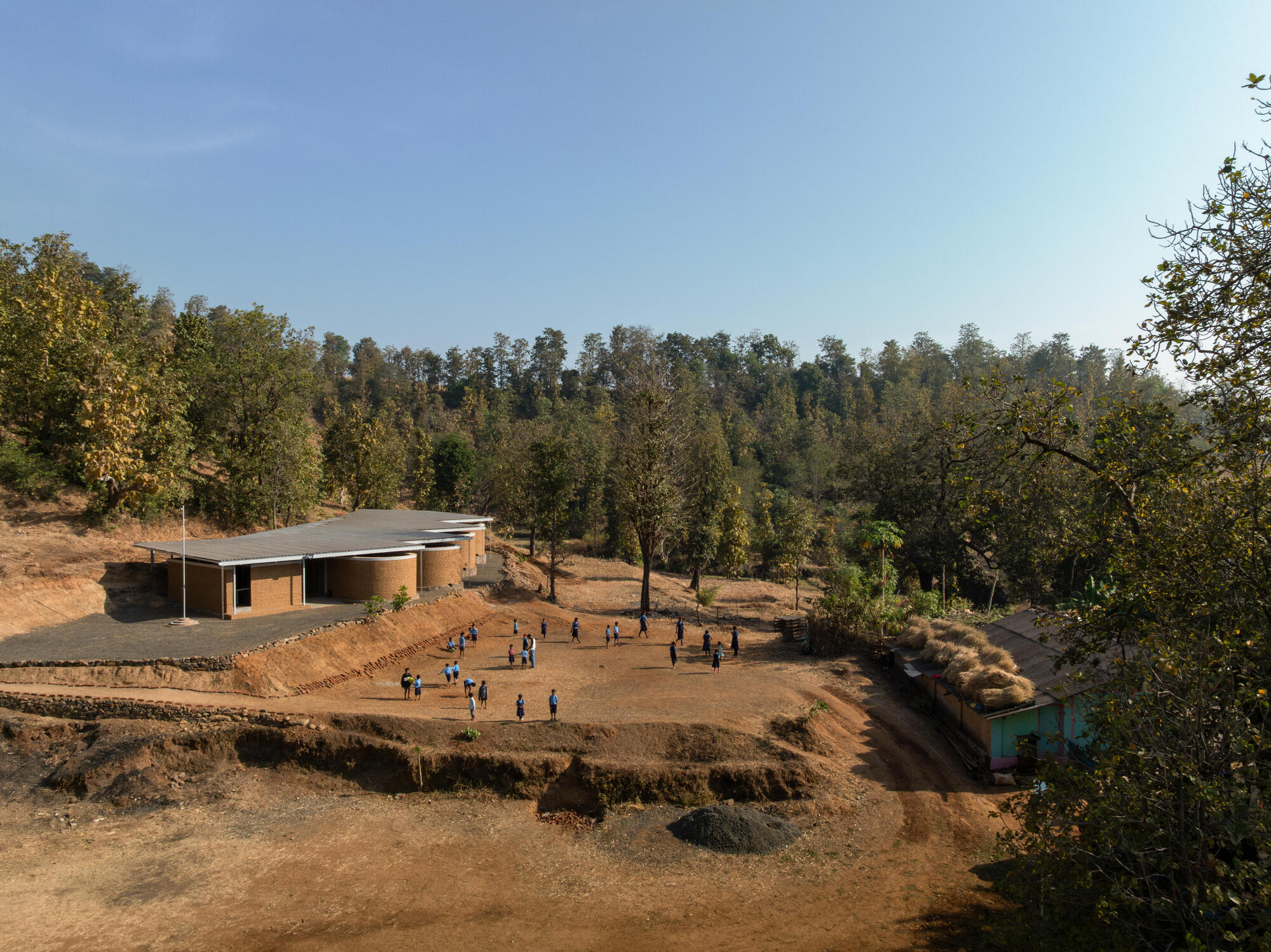 Como a Ásia construiu escolas em 2025: 5 projetos rurais locais