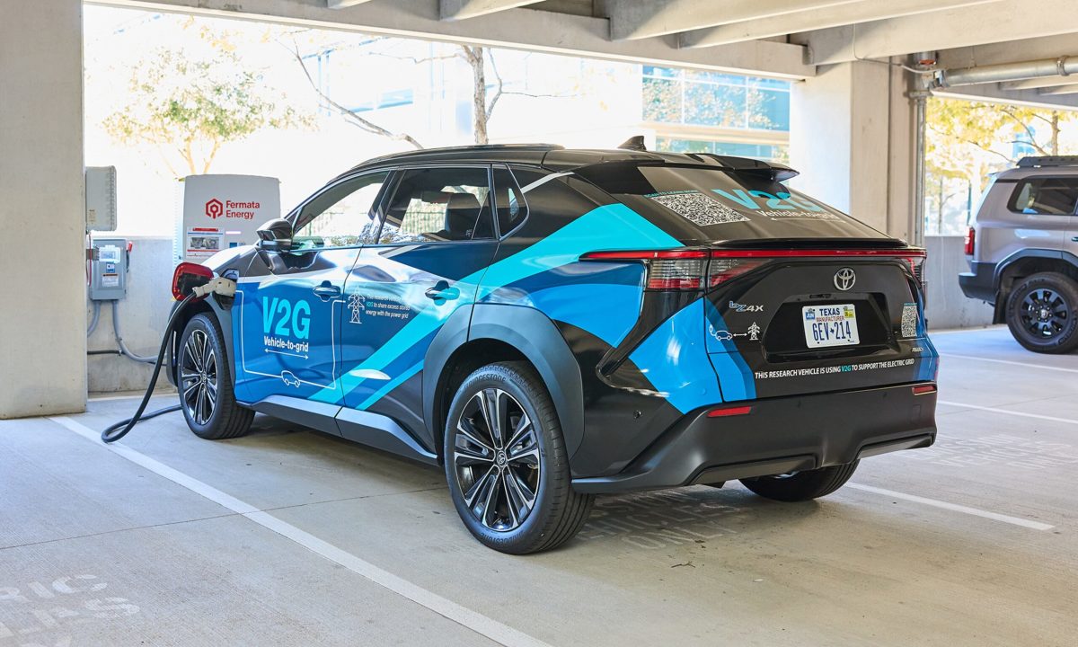Toyota afirma que os EVs da América poderiam alimentar 40 reatores nucleares