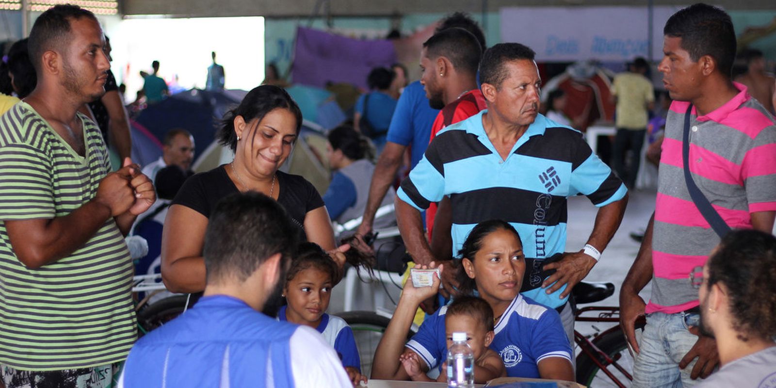 Venezuelanos que vivem no Brasil veem com tristeza crise em seu país