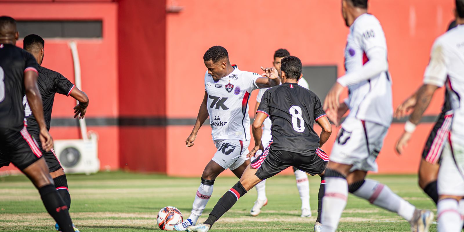 Vitória e Atlético-BA abrem Campeonato Baiano com empate sem gols