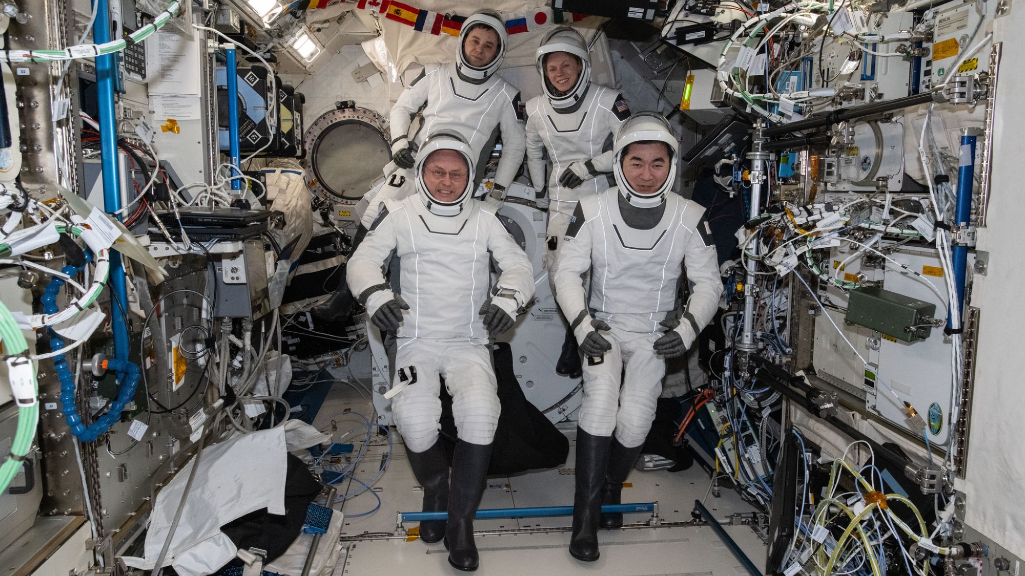 A que horas será a evacuação médica da SpaceX Crew-11 da ISS em 14 de janeiro?