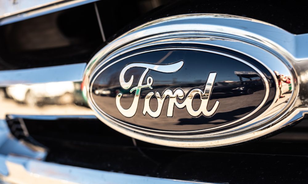 Ford faz recall de 4,3 milhões de caminhões e SUVs dos EUA por causa de freio de reboque e falha de iluminação