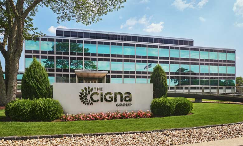 Cigna registra lucro de US$ 6 bilhões com crescimento de receita de dois dígitos em 2025