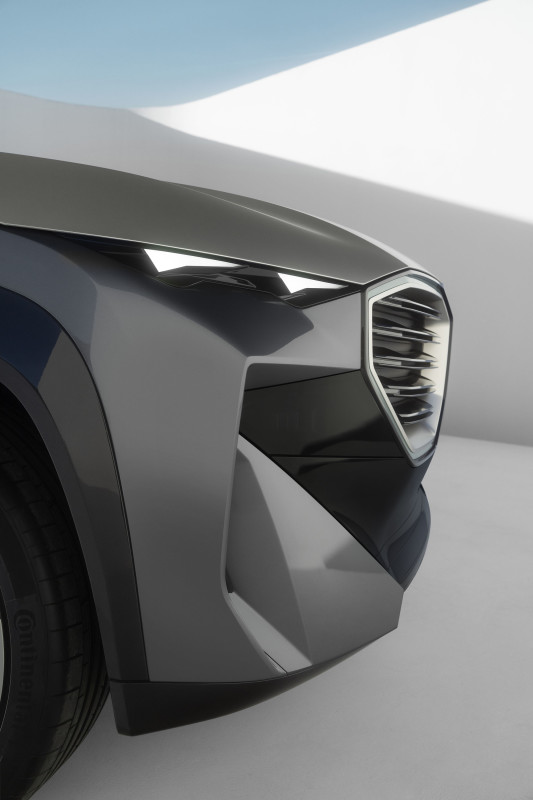 BMW M Boss sugere rival da Classe G com inspiração no Dakar