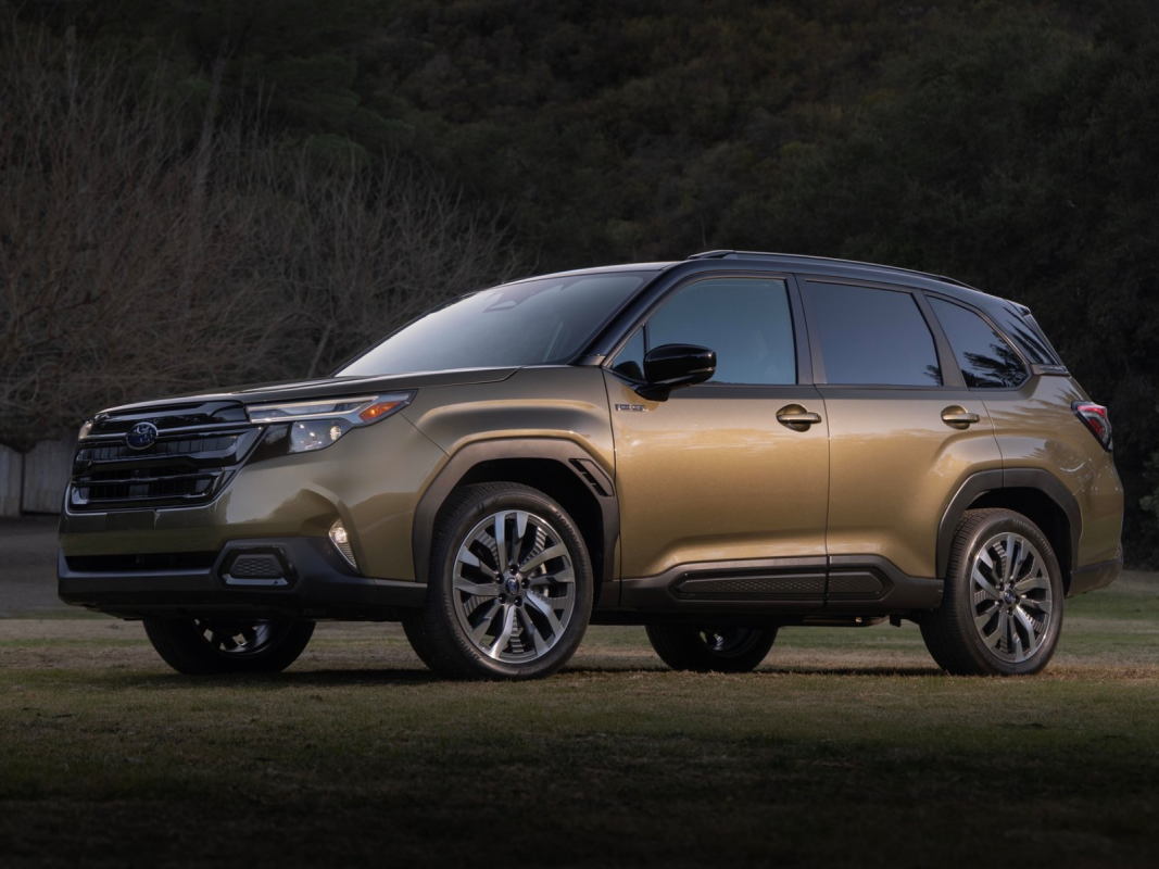 O primeiro híbrido da Subaru construído nos EUA não poderia ter chegado em melhor hora