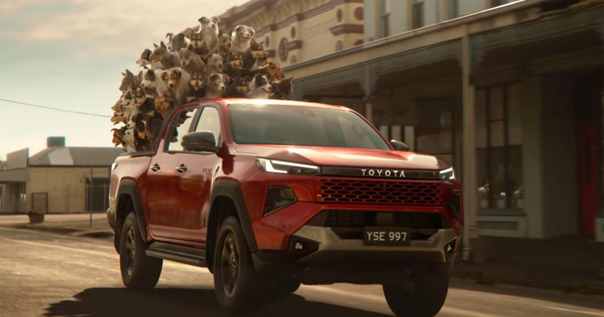 Anúncio da Toyota HiLux jogado aos cães após violação do código de publicidade