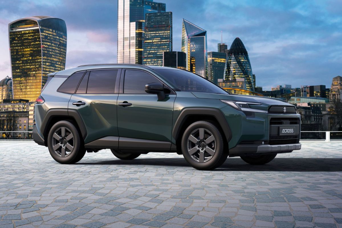 A Suzuki acaba de colocar seu emblema no novo Toyota RAV4 e o chama de transversalmente