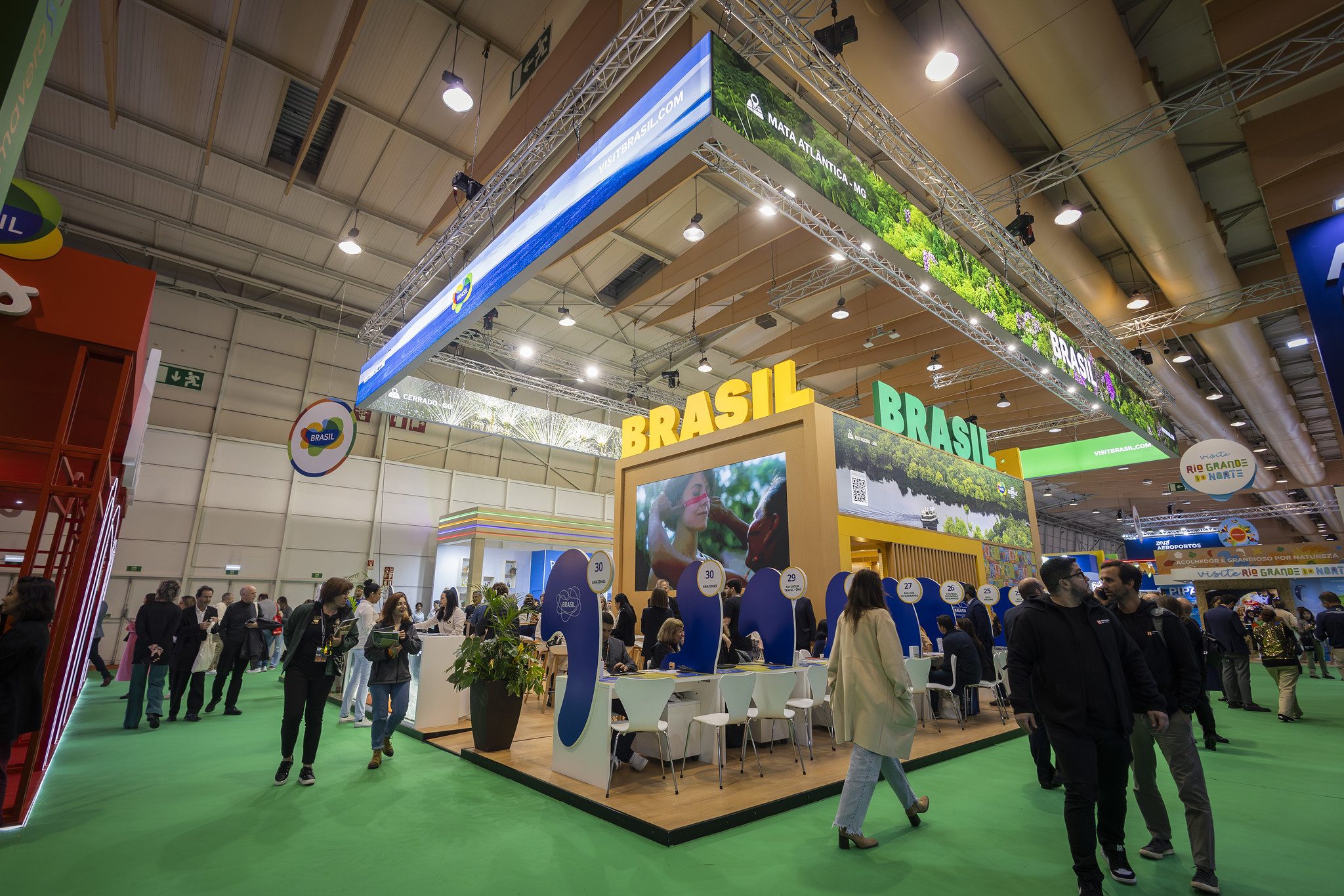 Com chegadas de europeus em alta, Brasil reforça protagonismo internacional na BTL, em Portugal