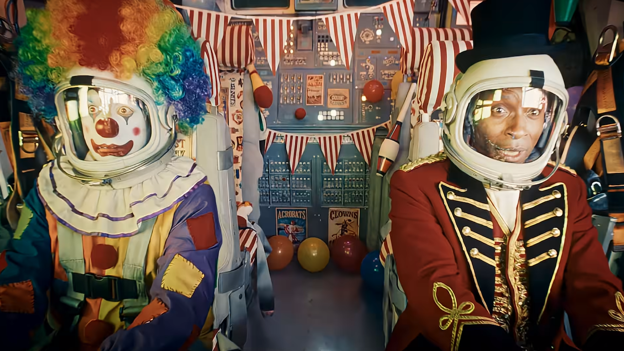 ‘Sim, Bueno!’: O novo anúncio do Kinder Bueno no Super Bowl LX é uma delícia de ficção científica (vídeo)