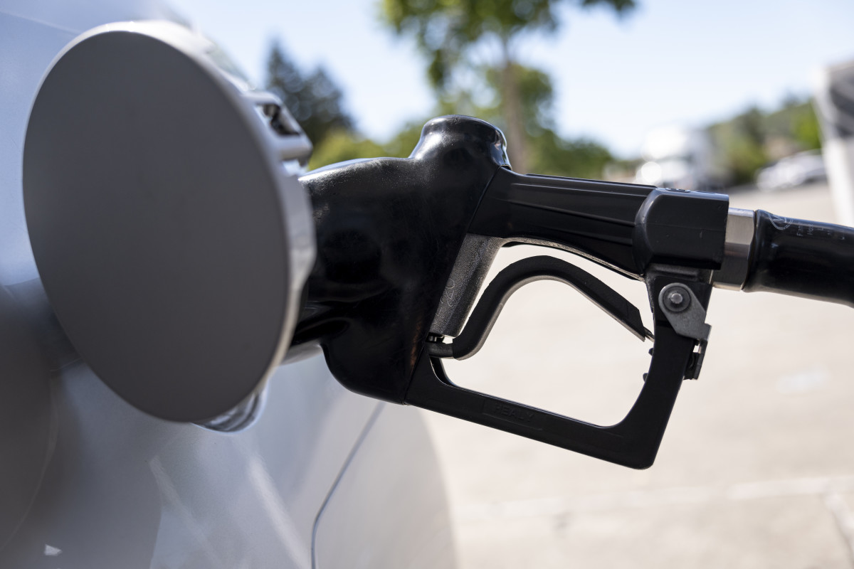 Os 5 postos de gasolina mais baratos em Los Angeles e São Francisco hoje