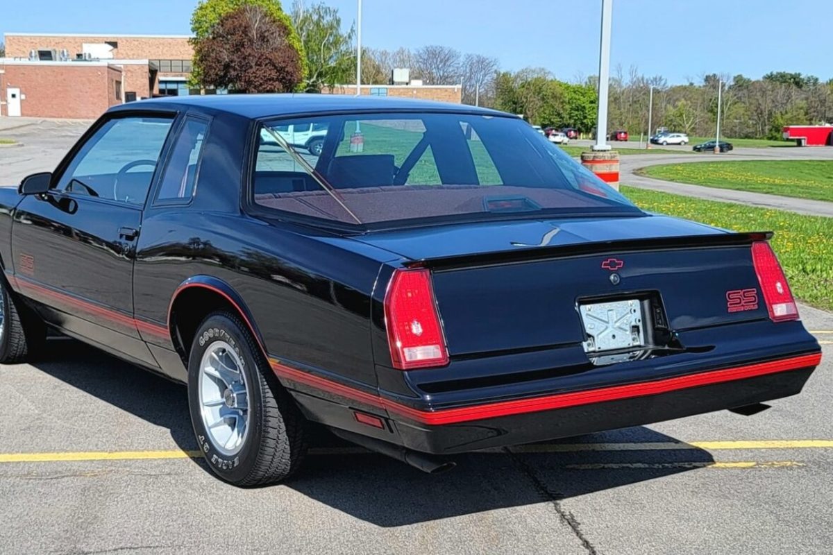 O esquecido Chevy Monte Carlo que foi construído apenas para vencer a NASCAR
