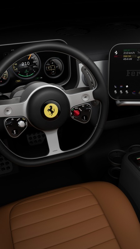 O primeiro EV da Ferrari tem interior projetado por um visionário da Apple
