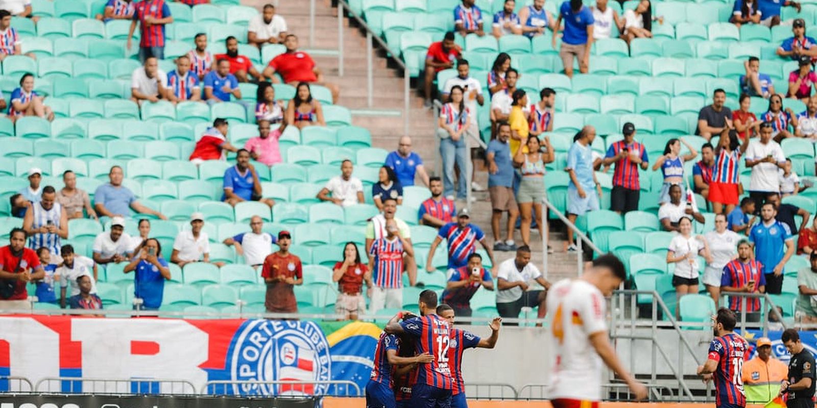 Bahia vence e está na decisão do estadual