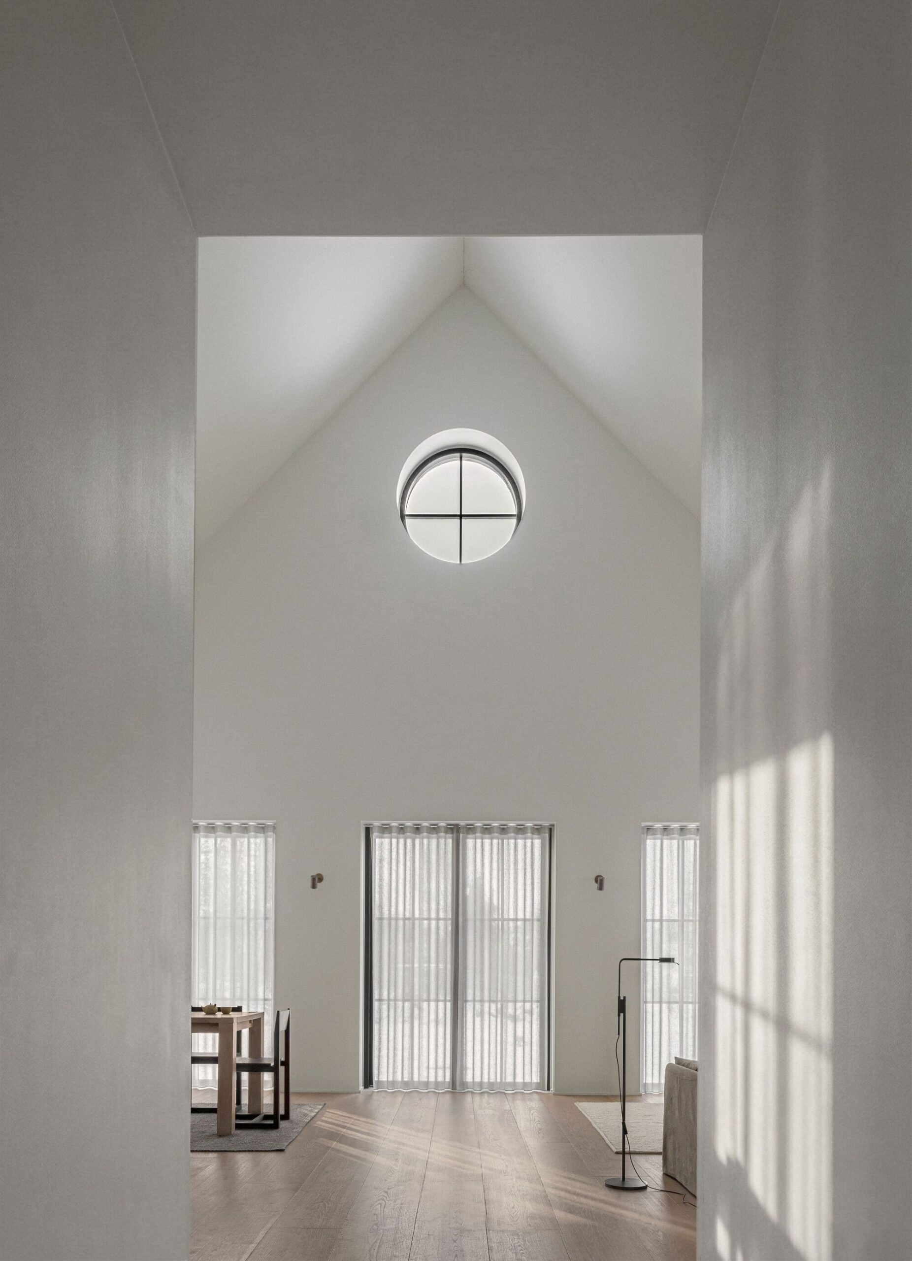 Casa de celeiro à beira do lago / NORM Architects