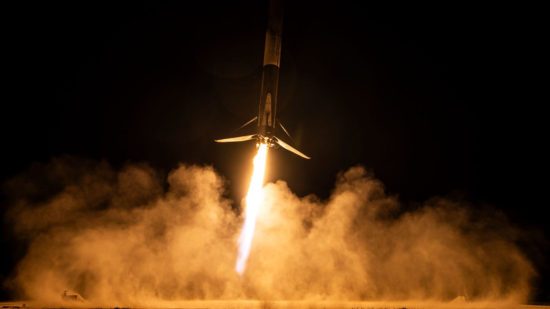SpaceX Dragon chega para a foto do dia de lançamento da Crew-12 em 6 de fevereiro de 2026