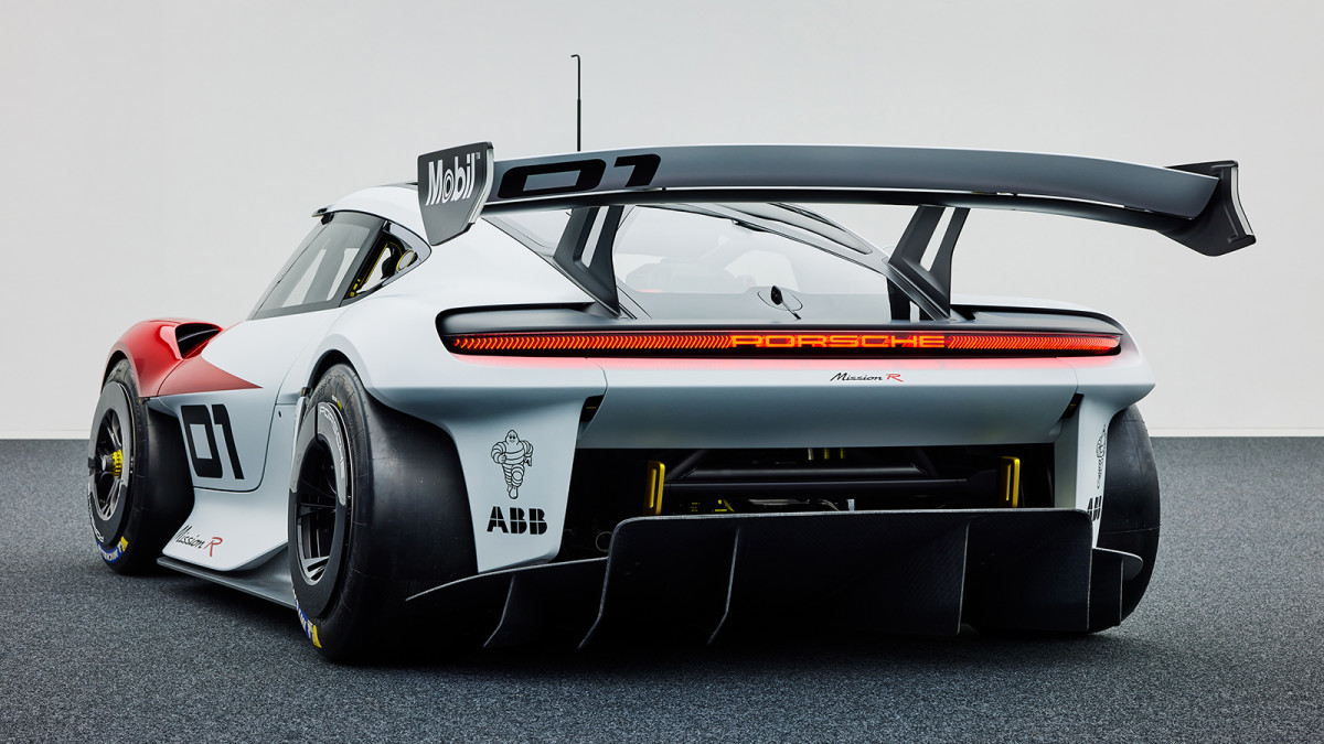 Porsche realiza reunião de alto nível para decidir o futuro dos carros esportivos 718 EV