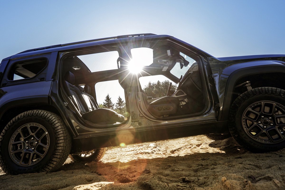 Jeep dobra no All-Electric Recon com queda nas vendas de EV