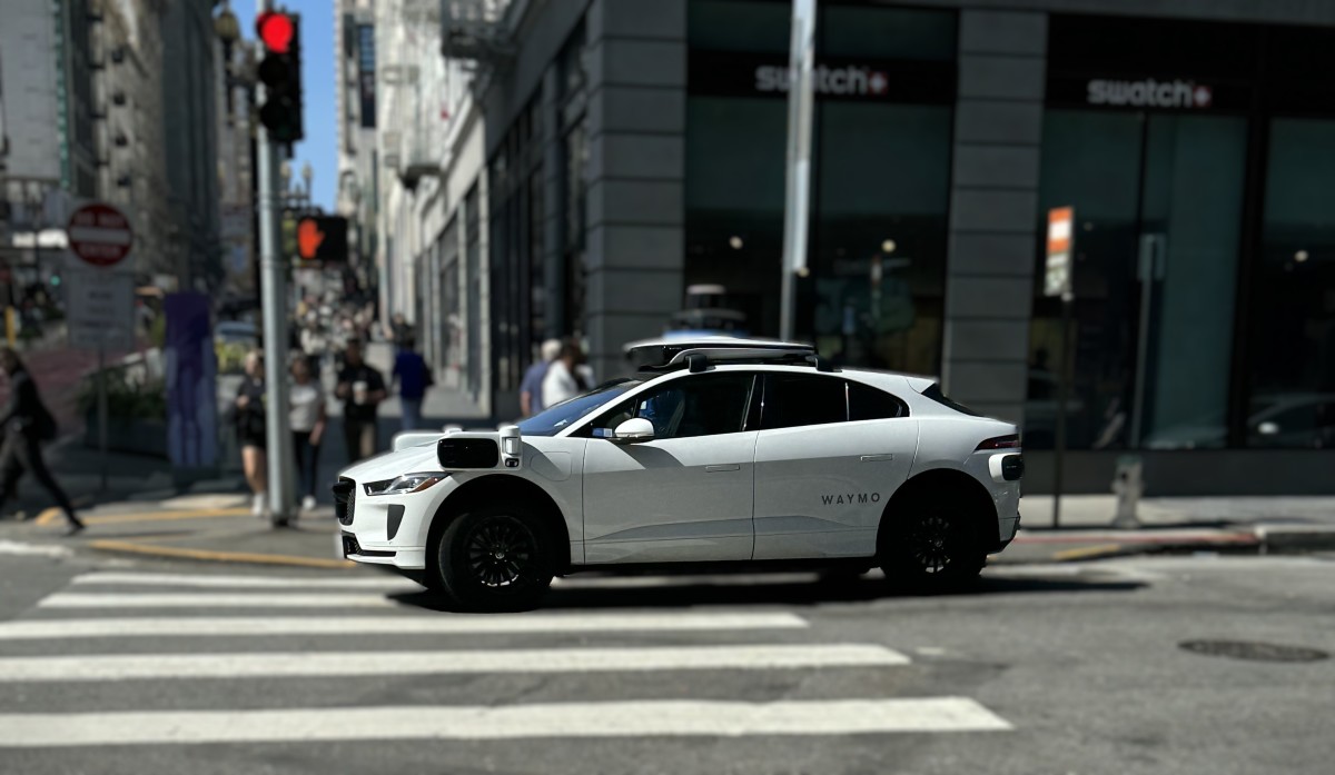 Waymo usa trabalhadores remotos nas Filipinas para auxiliar seus carros autônomos