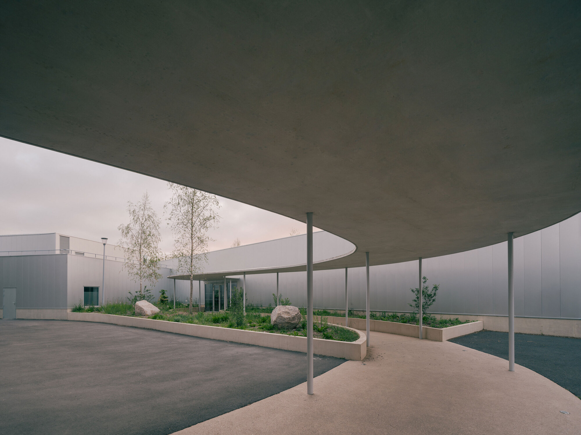 Refeitório da escola secundária em Gonesse / MARS Architectes