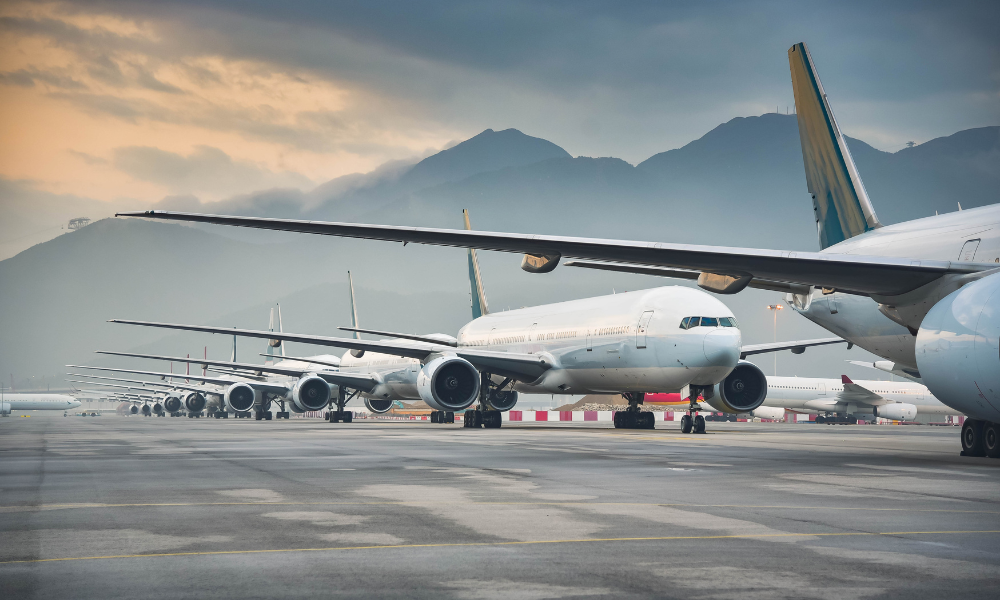 Conflito no Irã pressiona mercado global de seguros de aviação
