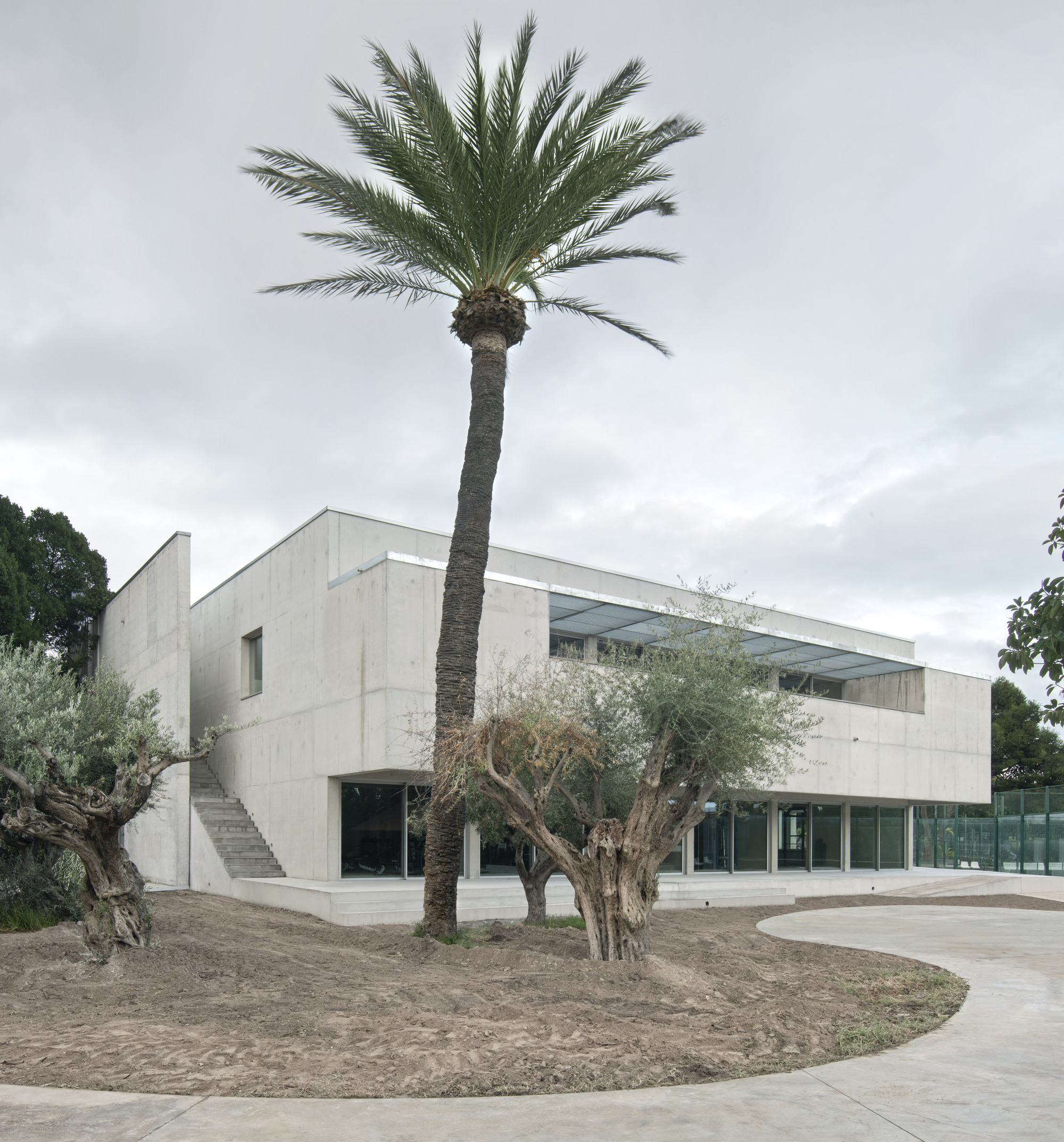 Instalações Esportivas dentro de uma Quadra de Squash / Estudio Úbeda Valero + Roque Carlos Valero