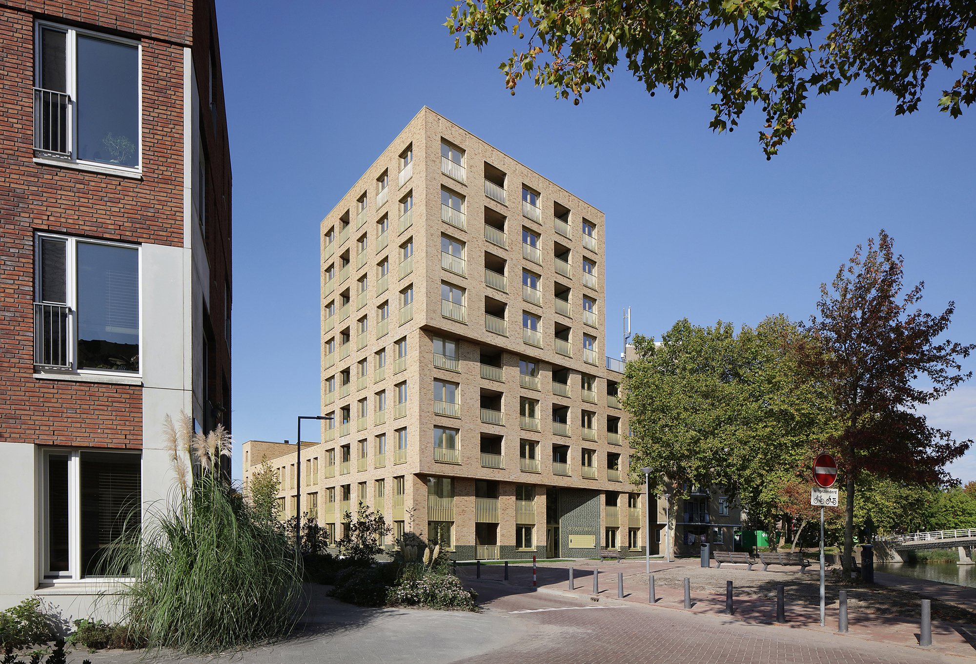 Edifício Residencial De Hartenrust / van Bergen Kolpa arquitetos