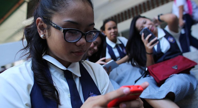 Relatório diz que 2/3 das crianças no mundo sofrem bullying cibernético