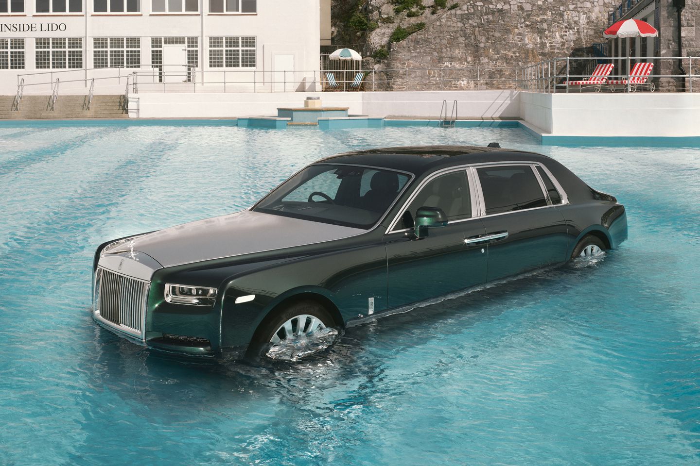 Rolls-Royce troca alvo EV por mais V12s
